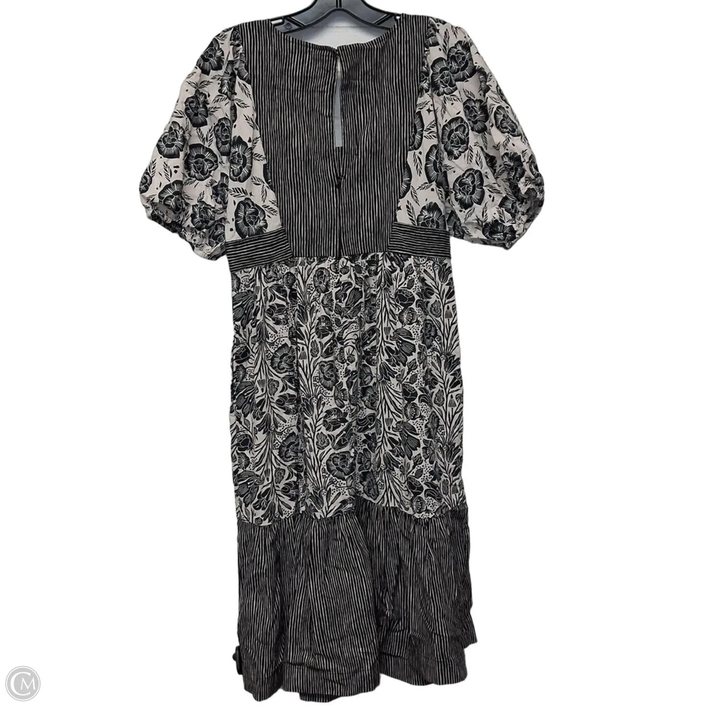 Dress Casual Short By Blooming Print In Black & White, Size: M