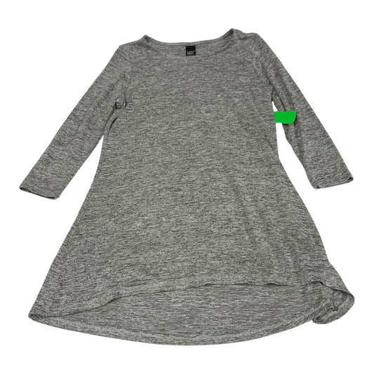 Top 3/4 Sleeve By Clothes Mentor In Grey, Size:M