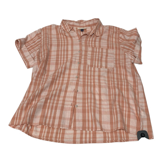 Top Short Sleeve By Universal Thread In Peach, Size: M