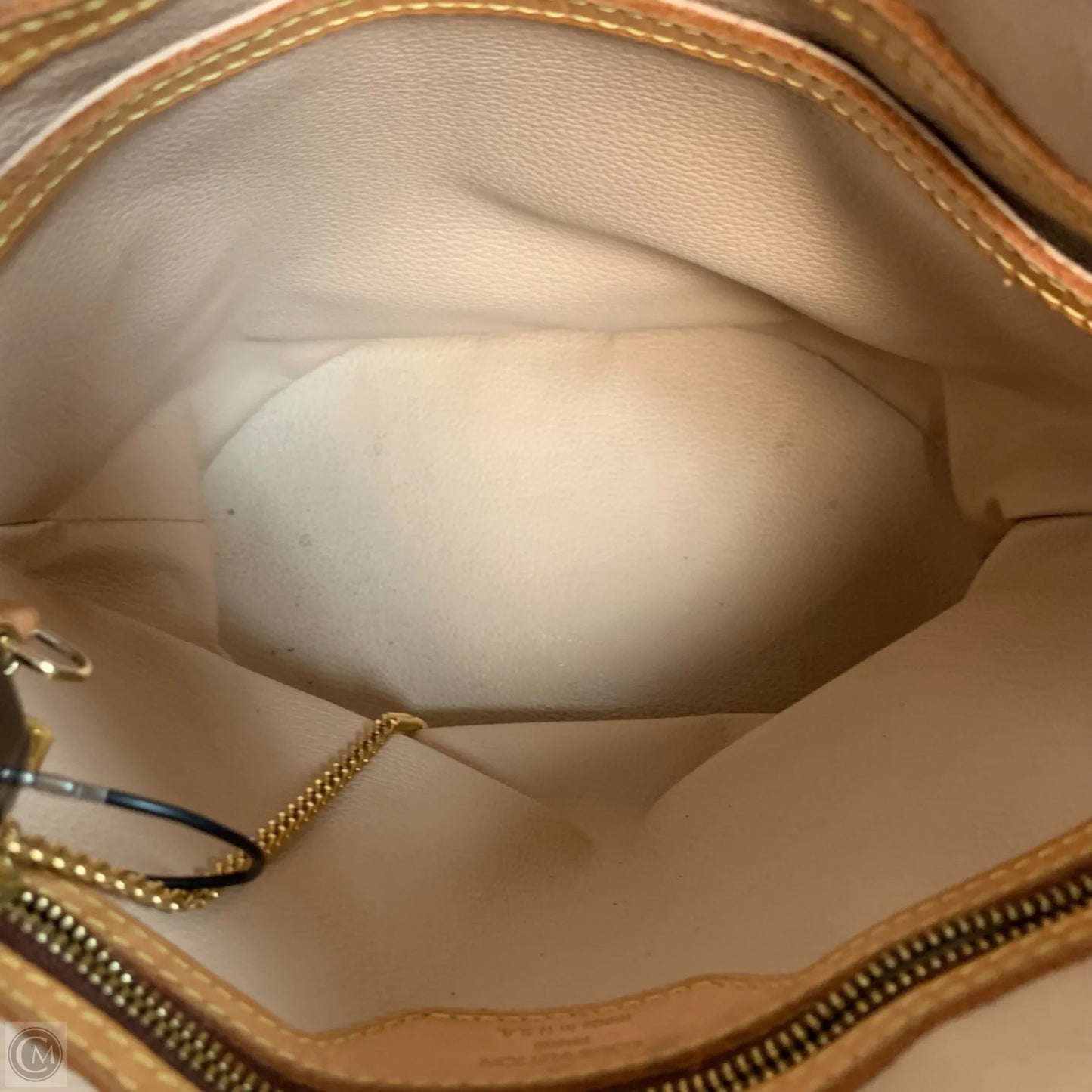 Handbag Luxury Designer By Louis Vuitton, Size: Medium