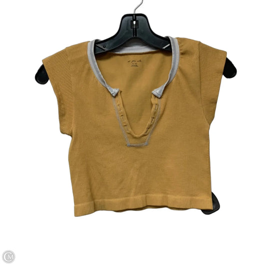 Top Short Sleeve By Out From Under In Yellow, Size: M