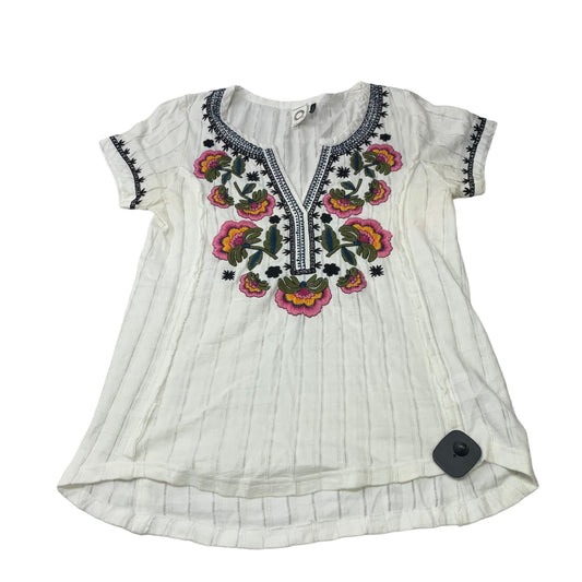 Top Short Sleeve By Akemi And Kin  Size: S