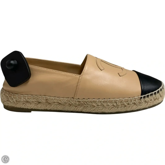 Shoes Luxury Designer By Chanel In Black & Tan, Size: 9