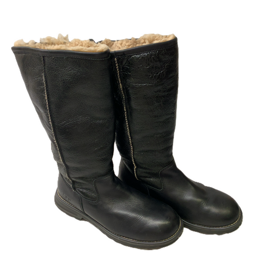 Black  Boots Designer By Ugg  Size: 9