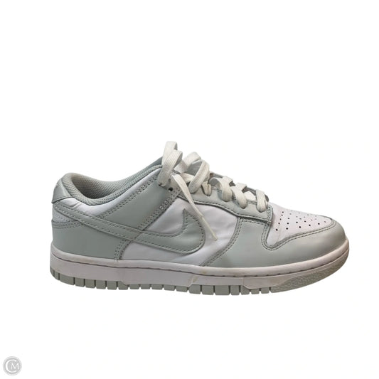 Shoes Sneakers By Nike In White, Size: 6.5