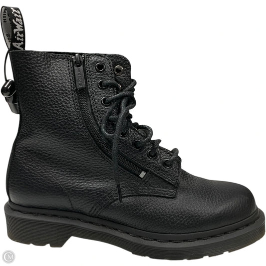 Boots Ankle Flats By Dr Martens In Black, Size: 7