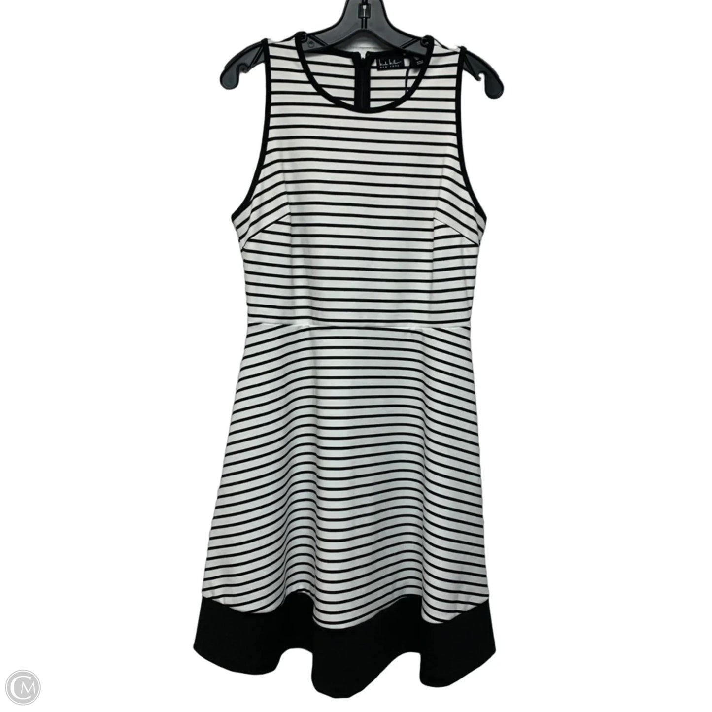 Dress Casual Short By Nicole Miller In Black & White, Size: L