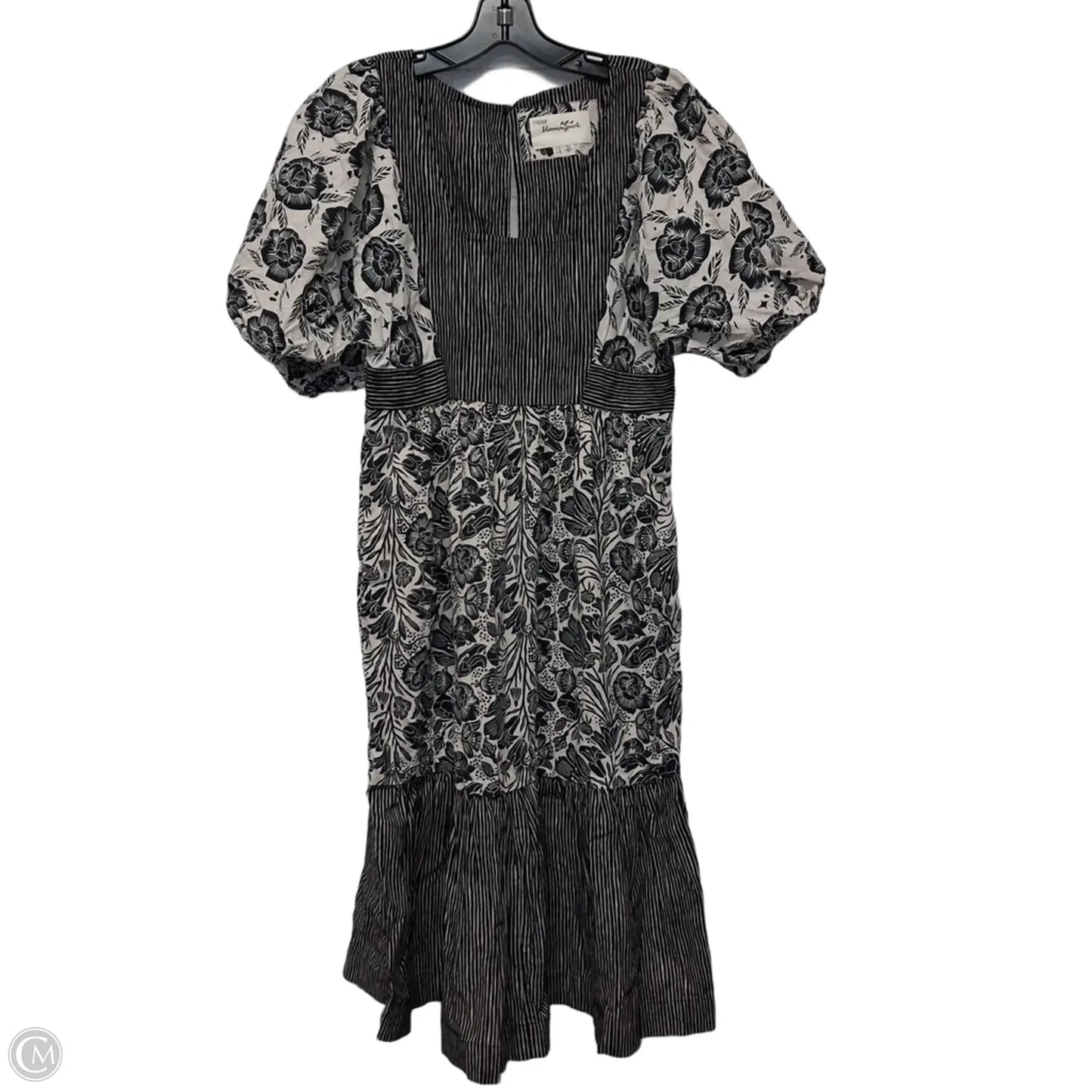 Dress Casual Short By Blooming Print In Black & White, Size: M