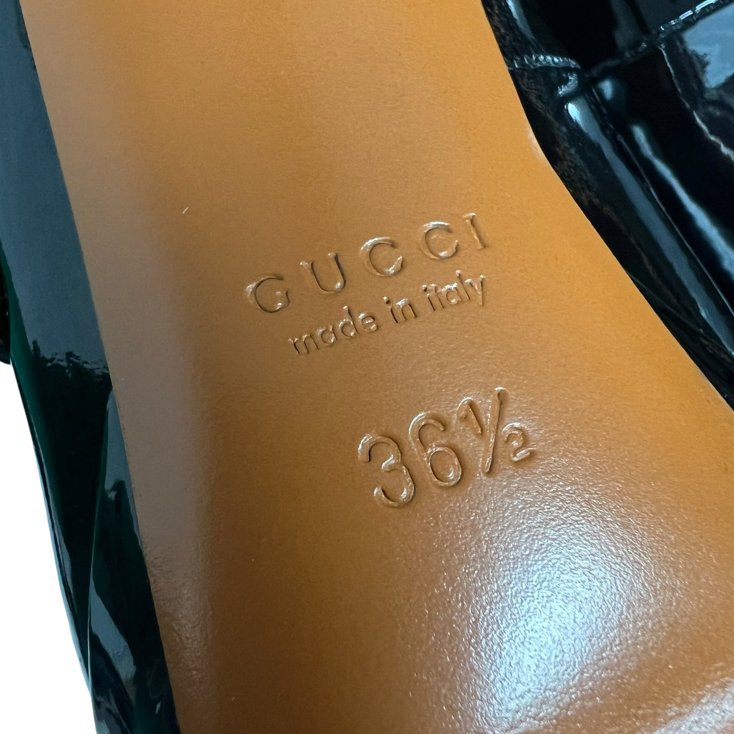 Shoes Luxury Designer By Gucci In Black, Size: 6.5