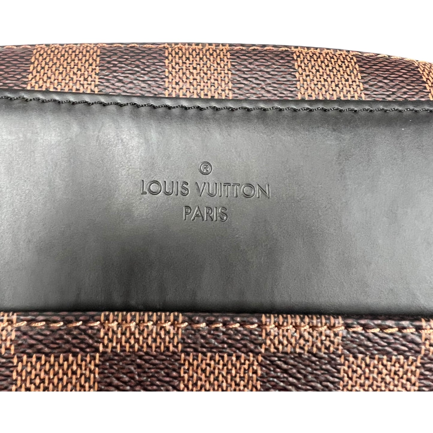 Crossbody Luxury Designer By Louis Vuitton, Size: Medium