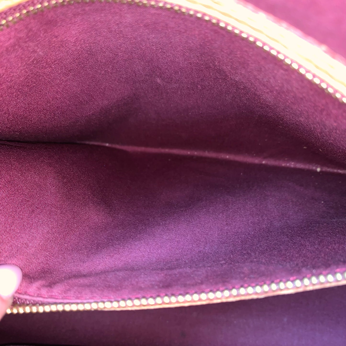 Handbag Luxury Designer By Louis Vuitton, Size: Medium